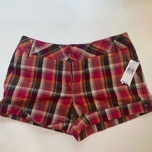 A. Byer Shorts with buttons and cuffs NWT Size 9 Plaid Rust colors